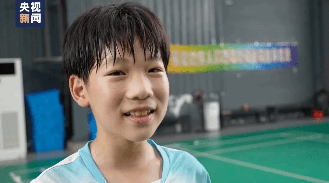 「 我 是 新 同 学 ：贲（bēn）悠 悠 」